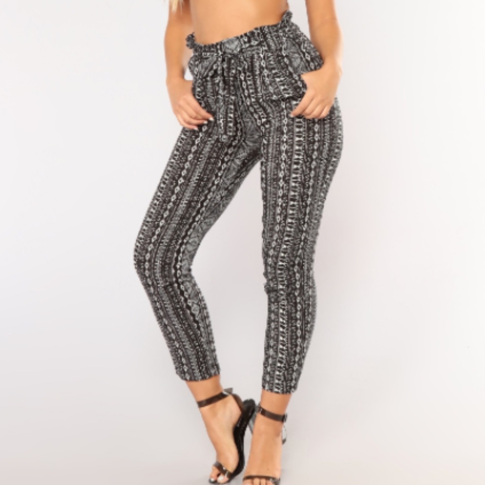 Black & White Tribal Print Flowy Ankle Pants